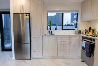 Deluxe Central retreat w/super king bed - 9