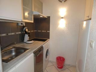 Appartement 2 pièces avec piscine, parking privé, proche commerces et plage, exposé sud - FR-1-328-264 - La Grande-Motte - 3