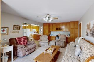 The Jacobs Family Home - Farmington - 6