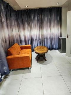 DAELLS GUEST HOUSE - 1