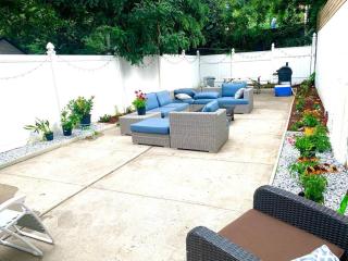 3 Bedroom Duplex w Large Backyard - Brooklyn - 2