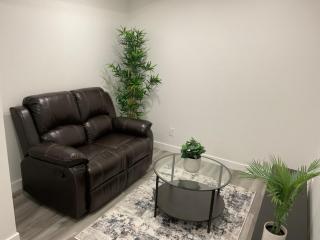 Cozy newly built 1 bedroom suite - Calgary - 6