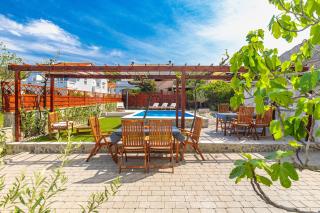 Home Away From Home with a heated pool - Punat - 5