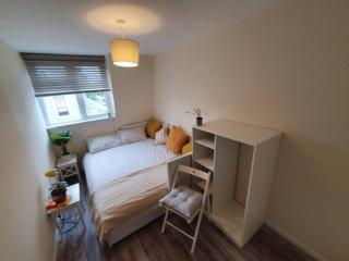 Lovely, comfortable and bright 3 bedroom top floor flat in City Centre - Aberdeen - 2