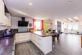 Moderne Fewo mit Fasssauna und Kamin im ländl. Allgäu - Eggenthal - 6