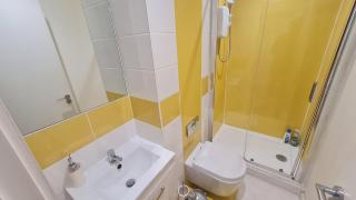 Compact Studio Serviced Apartment Sheffield City Centre - Netflix, WiFi, Digital TV - 6