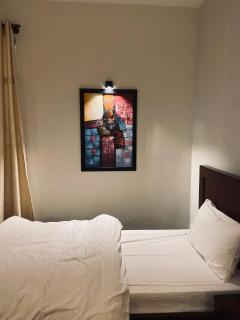 Khyz Views Executive Suite with Private Terrace - Murree - 5