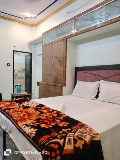 NIDHIVAN P. GUEST HOUSE - Varanasi - 1