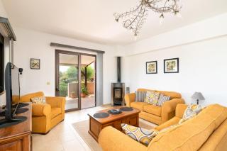 Villa Alnika Acacia by Villa Plus - Lakhania - 7