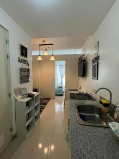 The Happy Home at Smdc Cool Suites Wind Residences - Tagaytay - 4