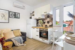 Charming renovated apartment next to the sea - Šibenik - 7