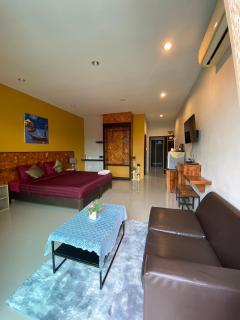 Maria's Guest House, Restaurant & Bar - Strand Rawai - 4