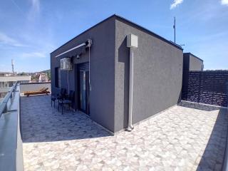 Aqua Studios with Spa & Free Parking - 8