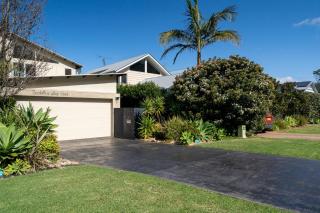 3-Bed Seaside Serenity Escape at Long Beach - 6