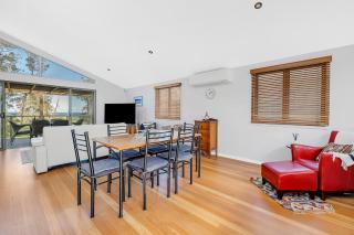 3-Bed Seaside Serenity Escape at Long Beach - 2