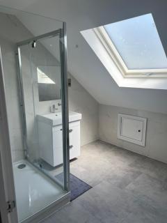 3 Bed Villa Near the Beach - FREE Parking - 6