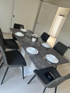 3 Bed Villa Near the Beach - FREE Parking - 3