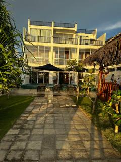 White Sand Villa - Beach front - Hikkaduwa - 8