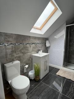 Cosy 1 Bed Flat with Free Parking - 7
