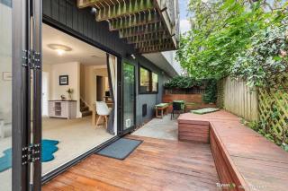 Beachside Retreat - Wellington - 1