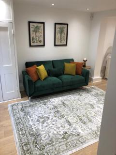2BD Mews House, Wanstead - London - 1