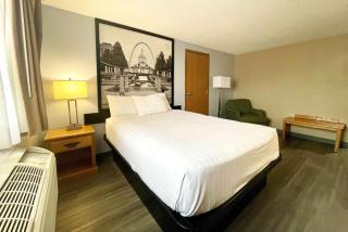 Super 8 by Wyndham St. Clair MO - Saint Clair - 2