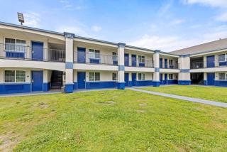 Days Inn by Wyndham McKinney - McKinney - 3