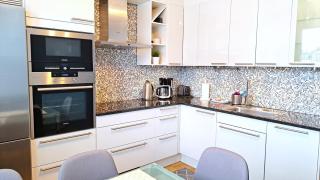 Kotimaailma Apartments - saunallinen & parvekkeellinen keskustakolmio- Satakunnankatu - 9