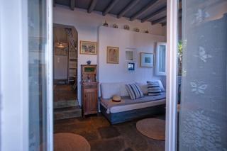 Cosy Bohème retreat with sea views - 8