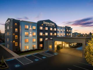 DoubleTree by Hilton North Salem - Salem - 0