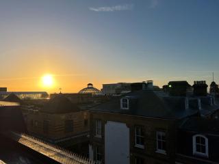 Stunning New Penthouse Apartment - Southend-on-Sea - 6