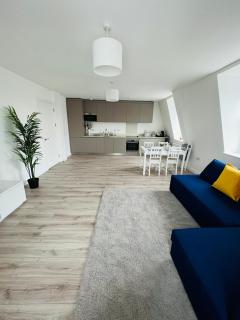 Stunning New Penthouse Apartment - Southend-on-Sea - 5