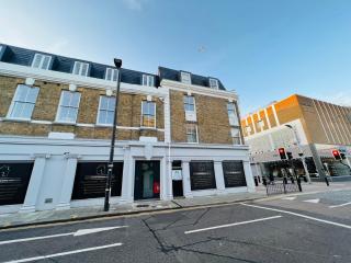 Stunning New Penthouse Apartment - Southend-on-Sea - 2