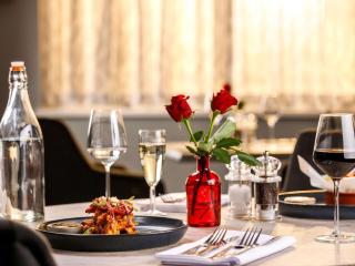 The Harlow Hotel By AccorHotels - Harlow - 2