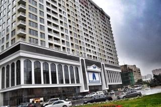 Modern Oasis in Lux Apartment 3BR Elegant Building - Baku - 2