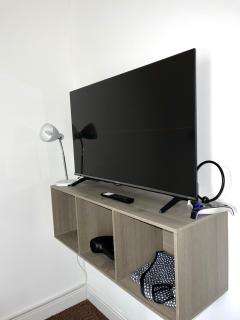 Crescent Apartment - Modern 1 Bedroom First Floor - Goodmayes - 3