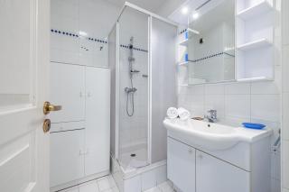 Queen Garden - Happy Rentals - 5