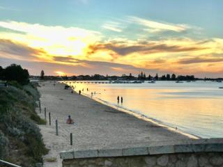 Beachfront Nautilus - Rockingham - 9