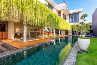 Villa Eighty8 Private Residence with Gym & 20m Pool - Kerobokan - 2