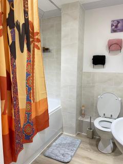 Stanton - Impeccable and stylish 2 bedroom - Dagenham - 2