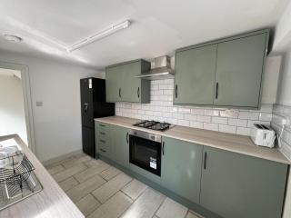 Stunning 4 BED House for Contractors & Holiday Makers - 2