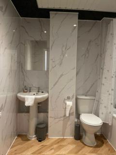 Eldridge Court Apartment - Dagenham - 5