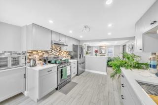 3 bedroom 4 bed duplex large backyard - 8