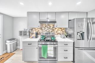 3 bedroom 4 bed duplex large backyard - 7