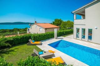 Villa Tesa in Medulin with Sea View - Pomer - 0