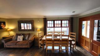 Red Squirrel Lodge - 1