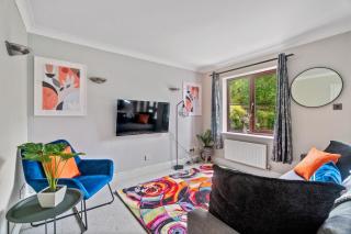 The Pondmore-Spacious Detached house in Ashford with free parking close to M20 - 0