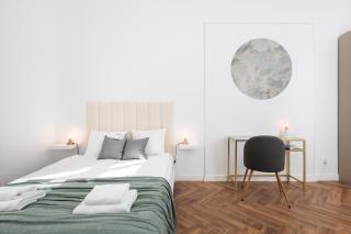 Spacious & Modern 6 Bedroom Apartment - Around The Main Market Square - by Upstairs - Krakow - 5