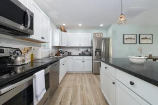 Channel Charmer - Located on Gun Lake - prime spot! - Shelbyville - 5