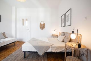 NEO Rooftop Home with AC - Budapest - 3